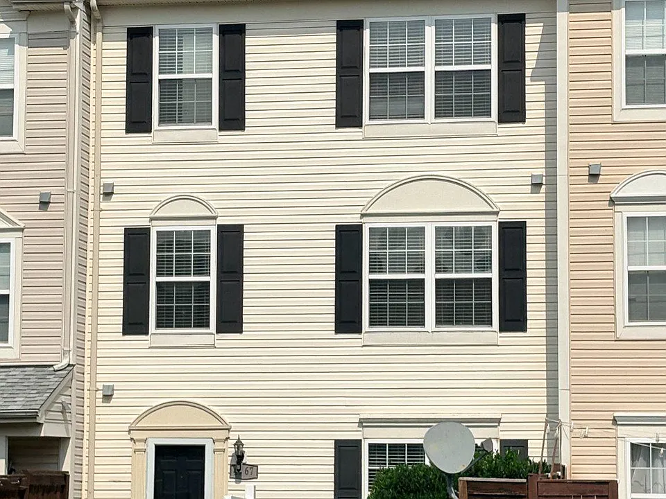 4967 Clarendon Ter