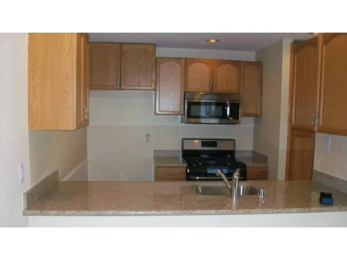 5486 Roundtree Dr APT A photo 1