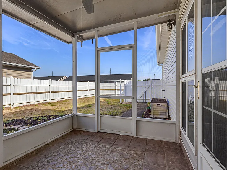 87 Park Ln — Photo 29