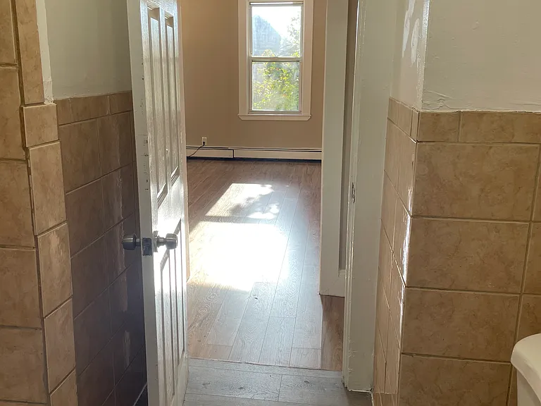18 Lawton Ave #2 — Photo 10