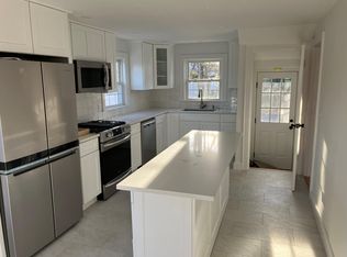 17 Harding Rd, Norwood, MA 02062