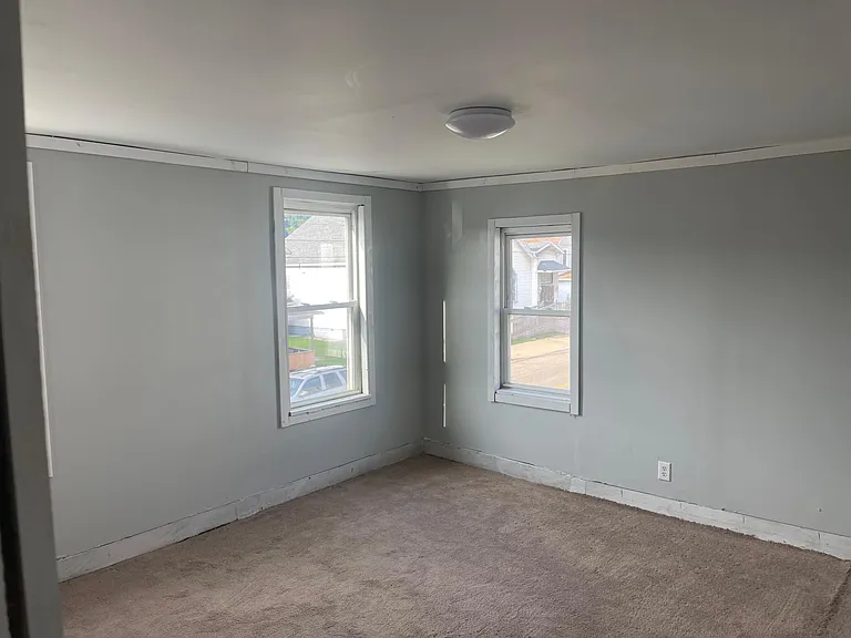 1136 Main St — Photo 12