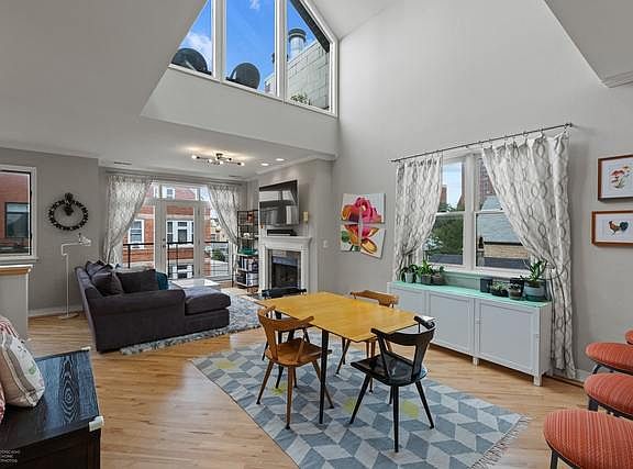 5th image of 1517 W Fry St APT 3