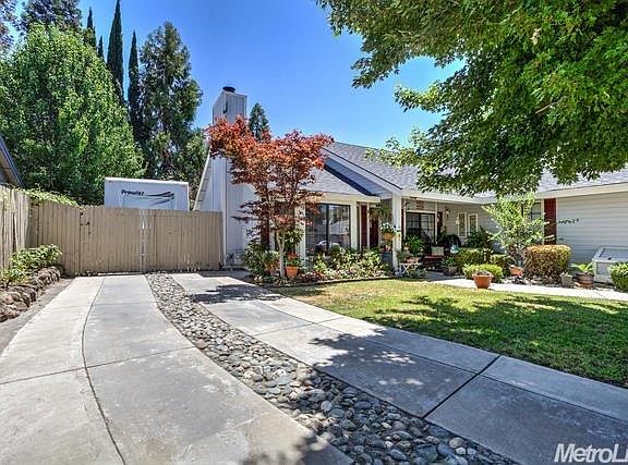 3rd image of 864 Portside Cir
