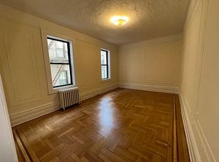 31-18 Crescent St #1A, Astoria, NY 11106