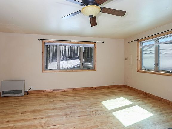4th image of 586 Tordal Way