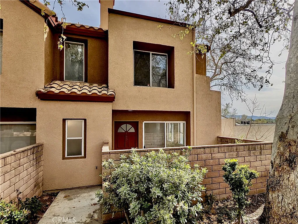 3 bed, 1334 sqft, $2,795 — Photo 1