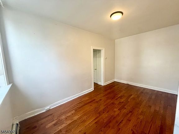 4th image of 99-1A Pine St