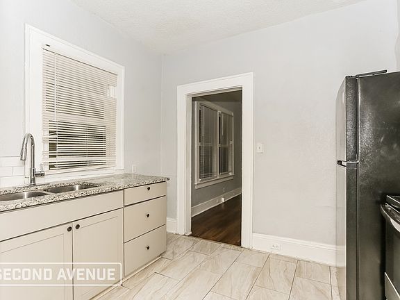 5th image of 1417 W 6th St