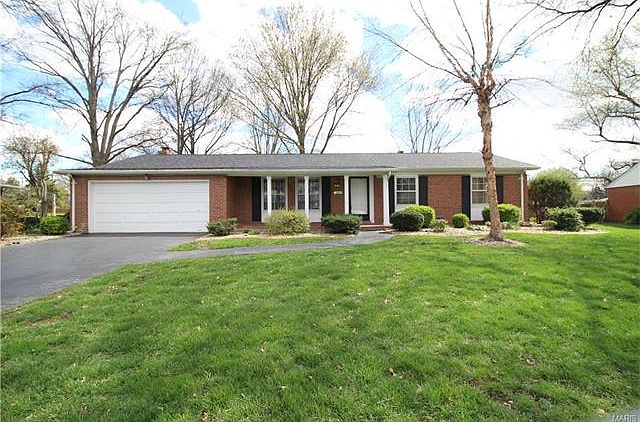 1st image of 21 Oaklawn Dr