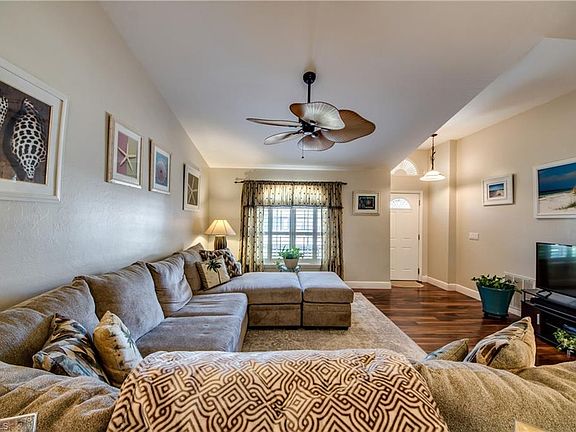 3rd image of 3909 SW 20th Pl