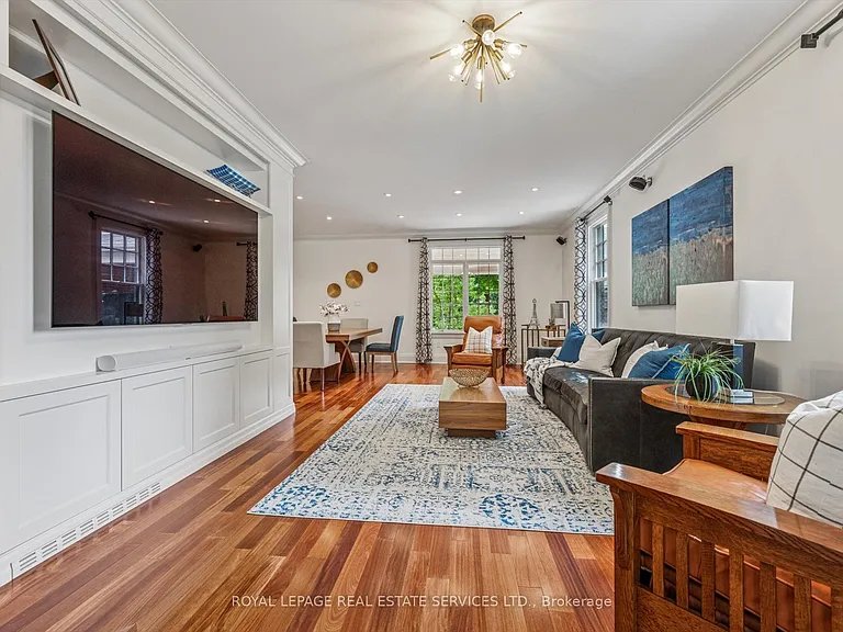 335 Lakeshore Rd W — Photo 16