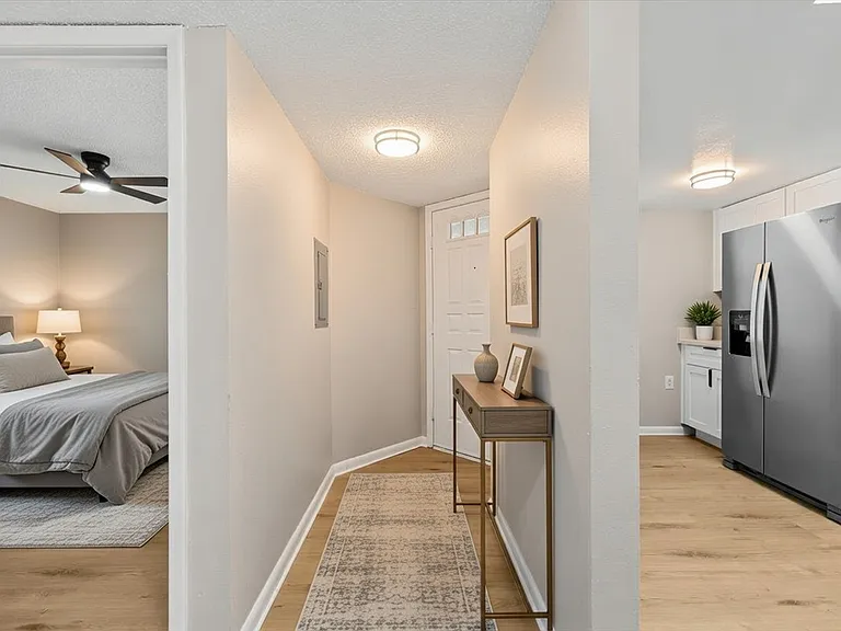 Entry hall virtual staging