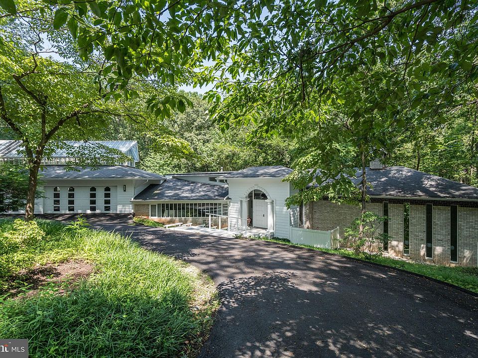 1st image of 920 Woburn Ct