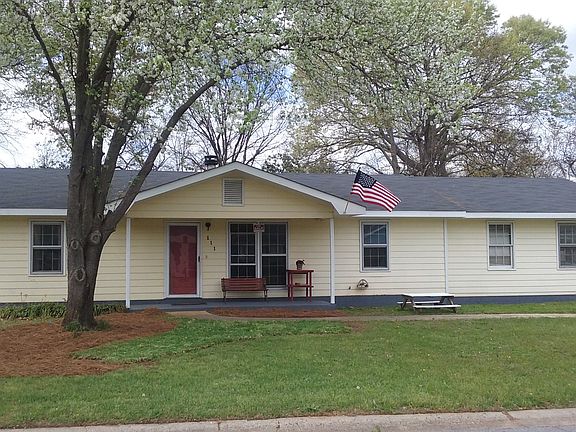 2nd image of 111 Somerset Dr