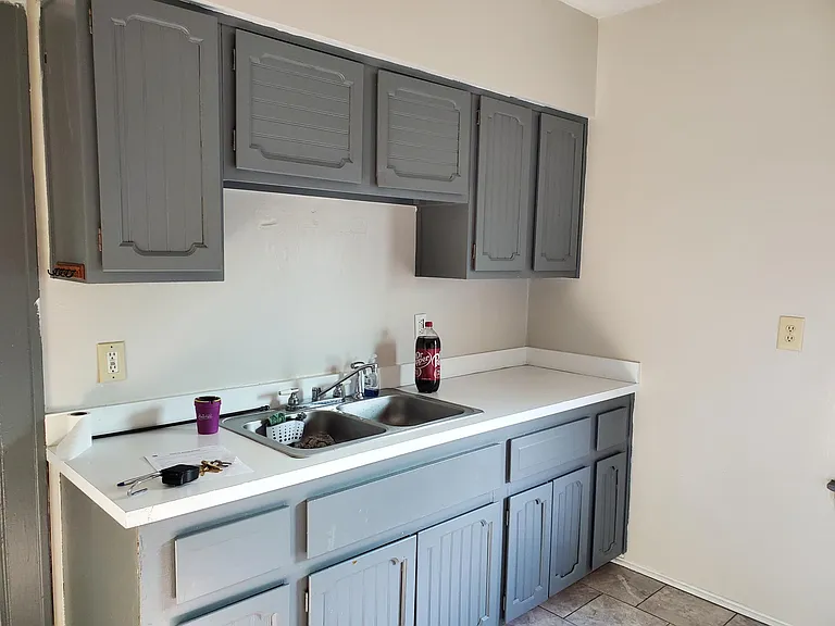 4107 Gifford Ave — Photo 4