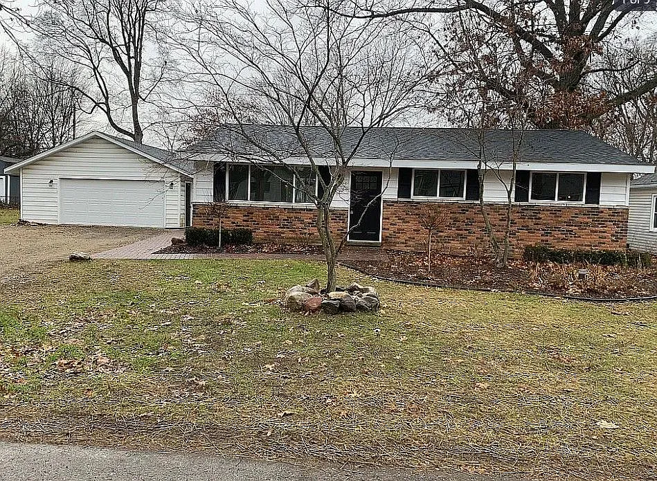 288 Tower Rd photo 1