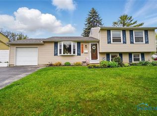 1530 Forester Dr, Oregon, OH 43616