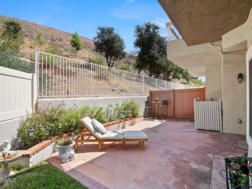 1st image of 3001 E Hillcrest Dr