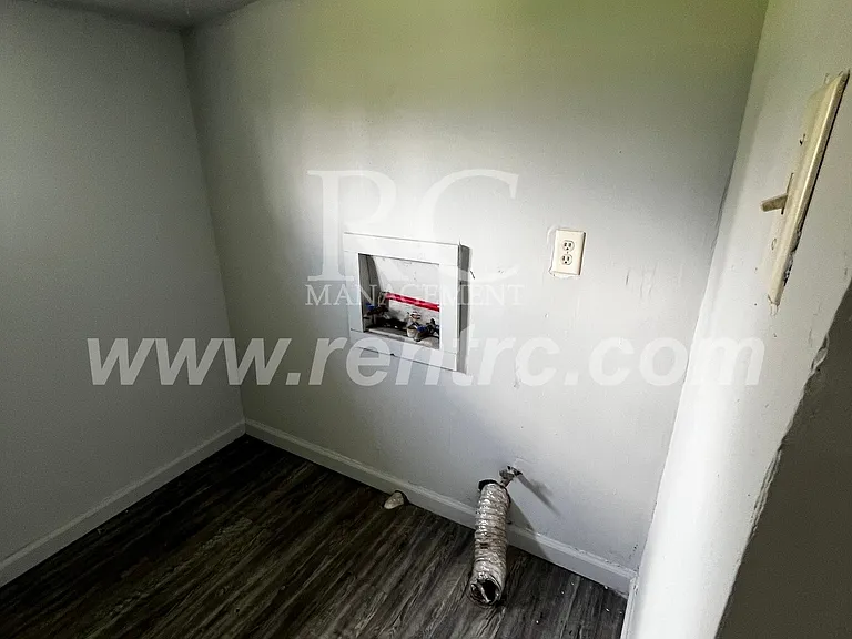 410 W 10th St #W — Photo 9