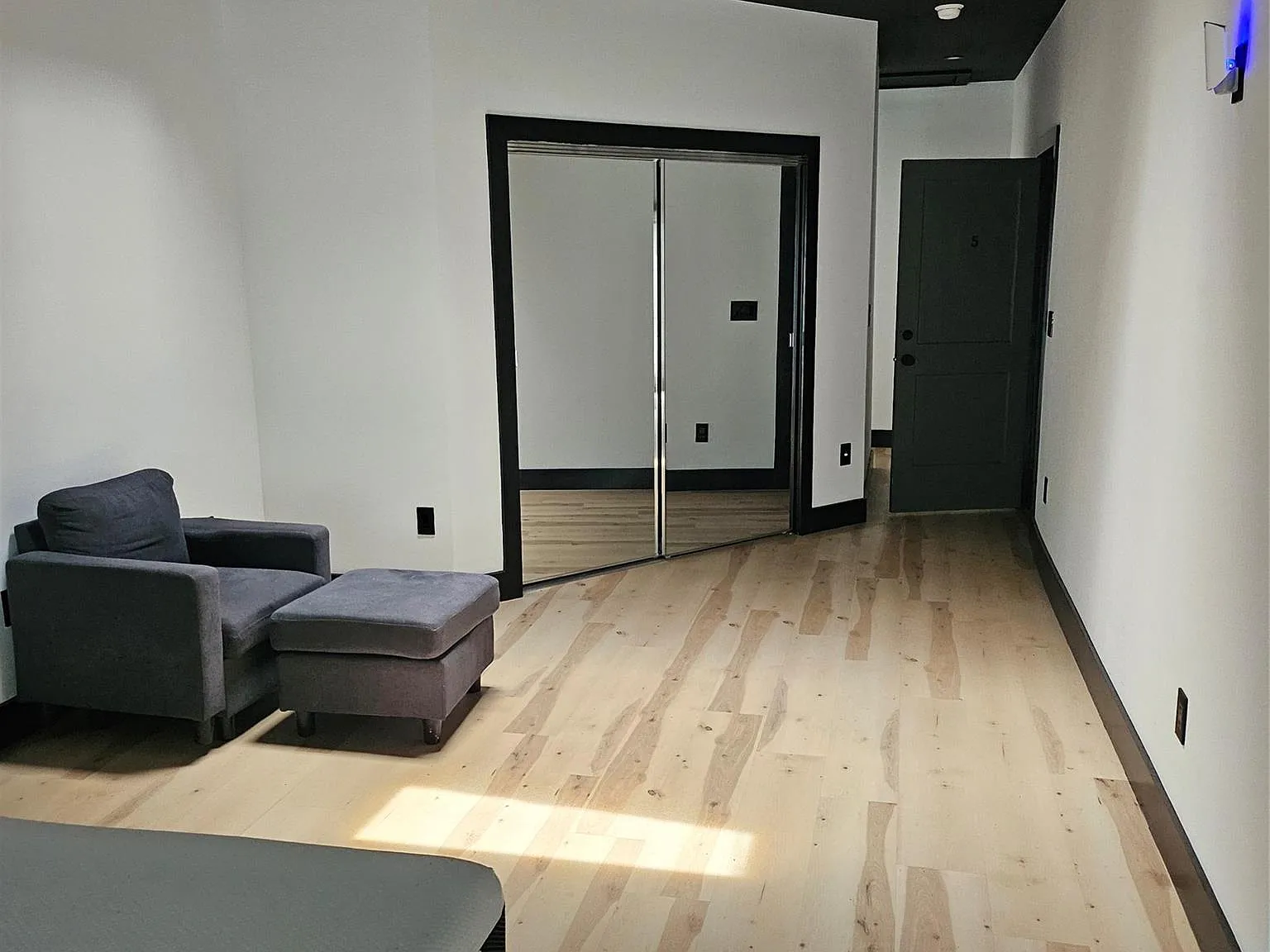 1 bed, 1.0 bath, 400 sqft, $1,100 — Photo 3
