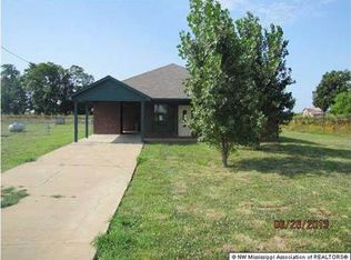 2718 Verner Rd, Tunica, MS 38676