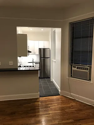 Rented by Metropolis Real Estate of Manhattan | media 24