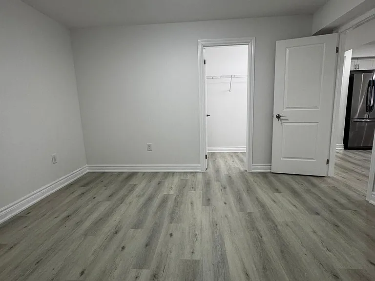 32 Auckland Dr E #BASEMENT — Photo 14