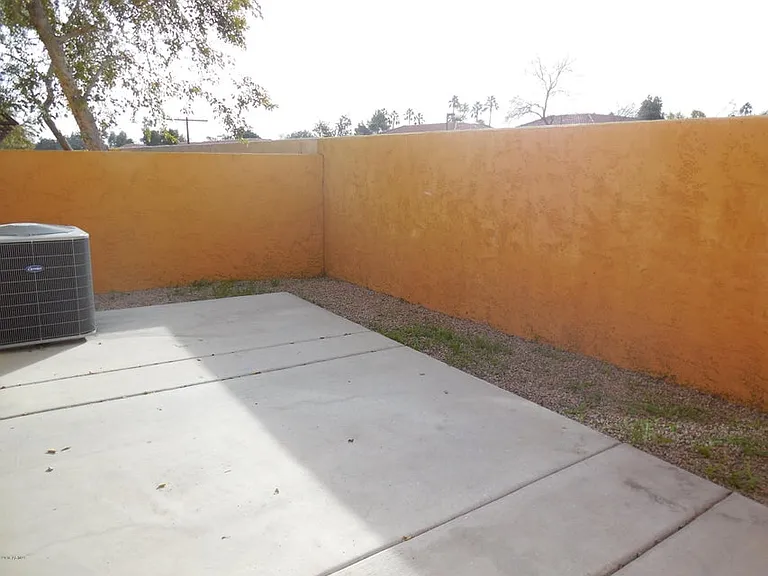 1131 E Cedar St — Photo 27