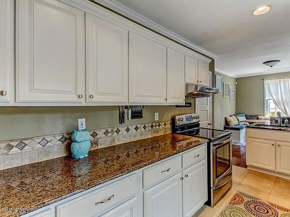 Lots of cabinet space