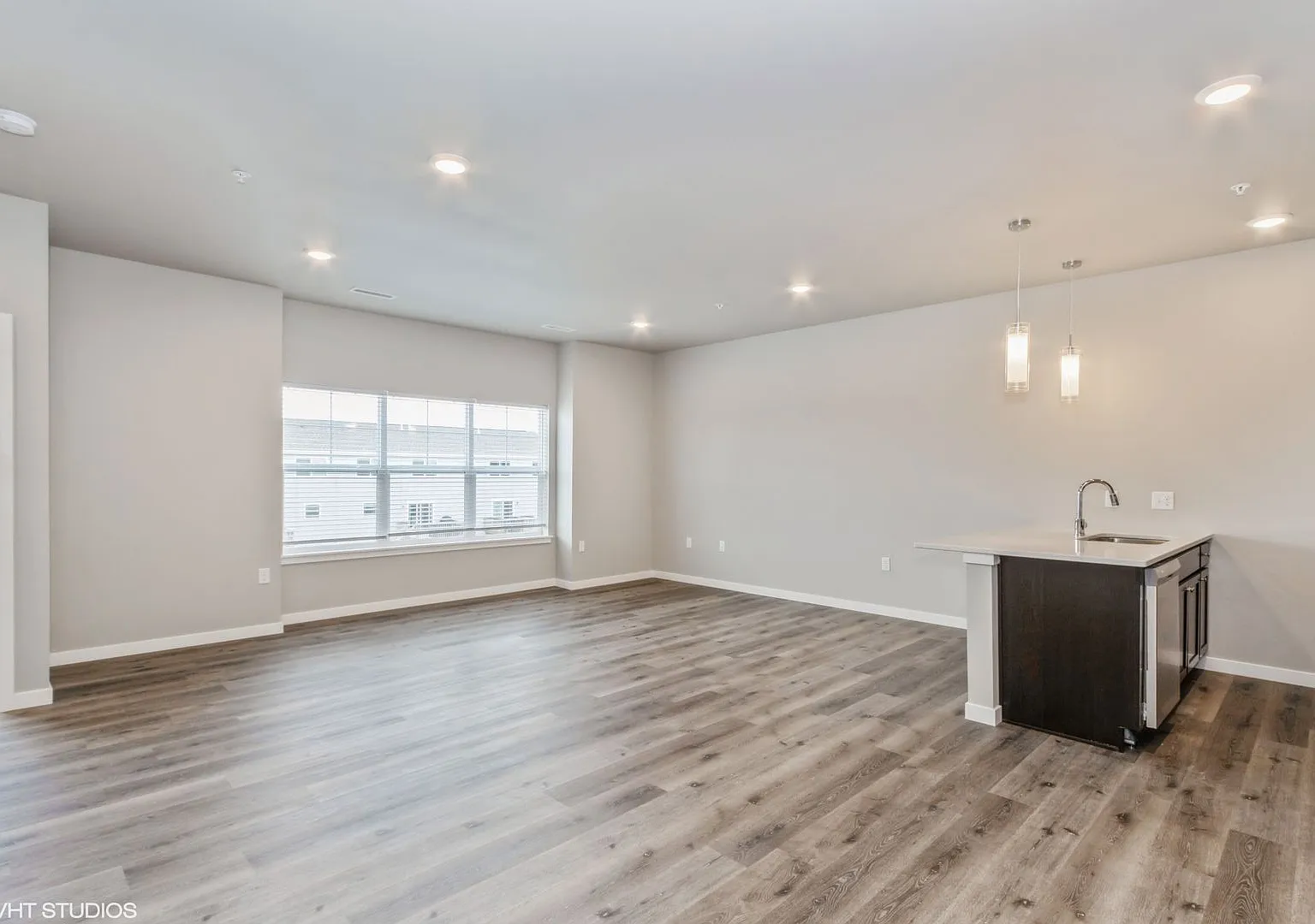 Big Ben Townhomes — Photo 1