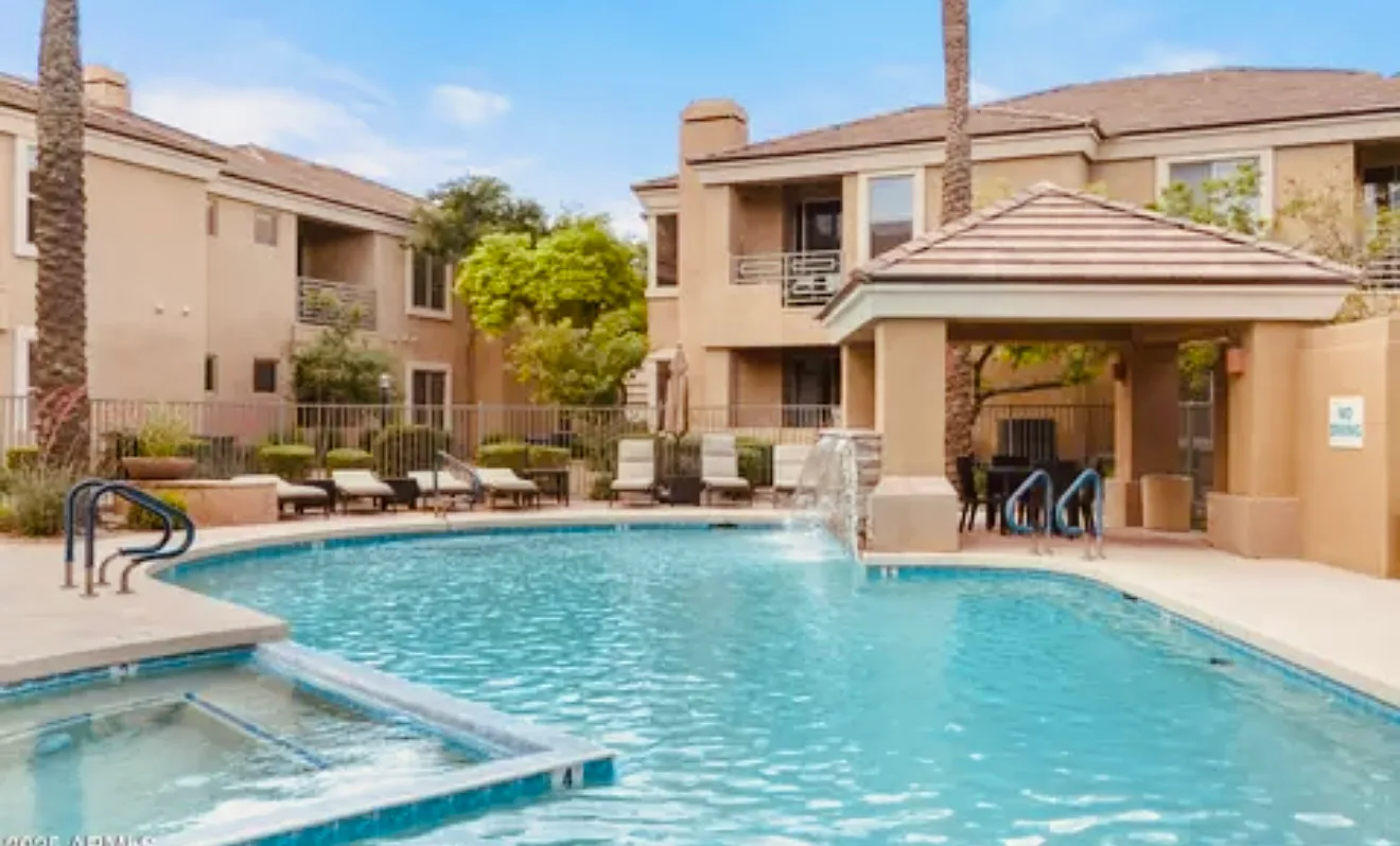 2 bed, 1091 sqft, $1,950 — Photo 3