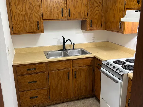 Key Investments-1117 S. High St., 1117 S High St #5, Aberdeen, SD 57401