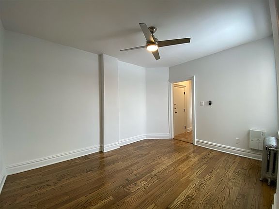 3rd image of 252-254 Sip Ave #44