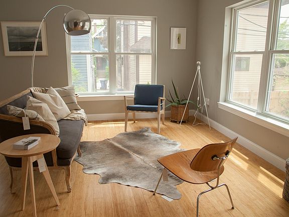 2nd image of 1685 Hertel Ave #73kzm3xce