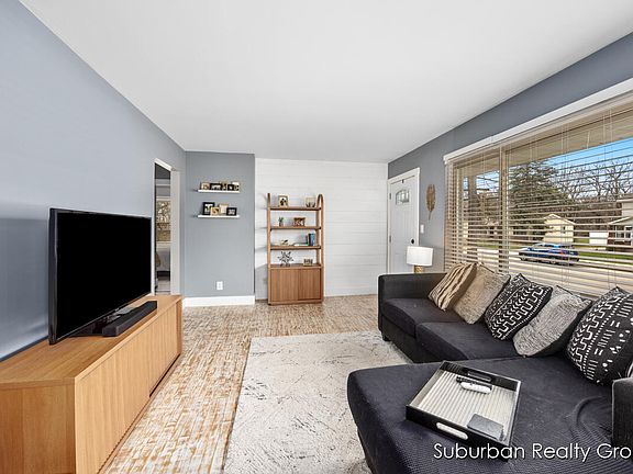 4th image of 3042 Locke Ave SW