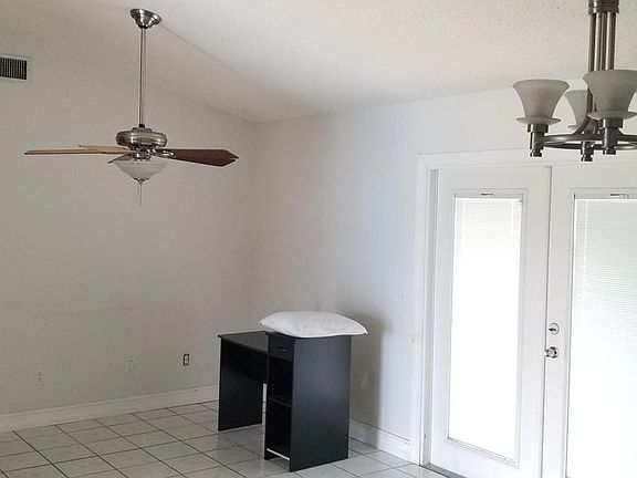 5th image of 441 SW Lairo Ave