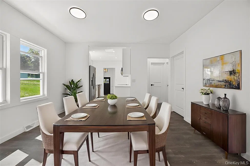 3 bed, 1312 sqft, $2,850 — Photo 2