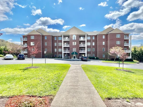 4448 Pheasant Ridge Rd #305, Roanoke, VA 24014