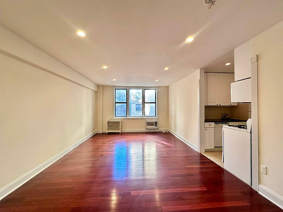 1st image of 135 E 17th St #3S