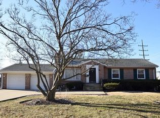 1402 E Evergreen St, Wheaton, IL 60187