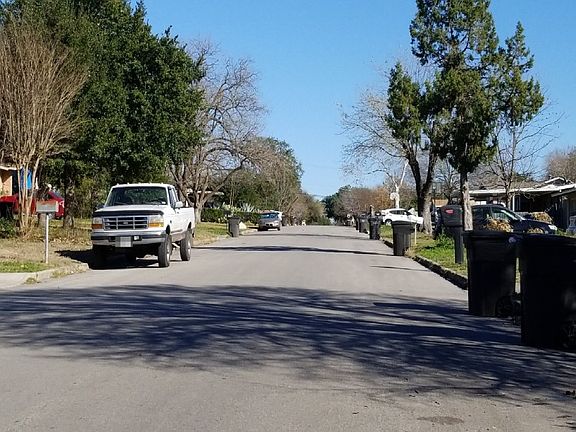 4th image of 258 Covina Ave