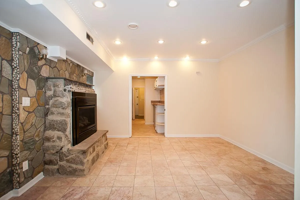 1 bed, 650 sqft, $2,049 — Photo 3