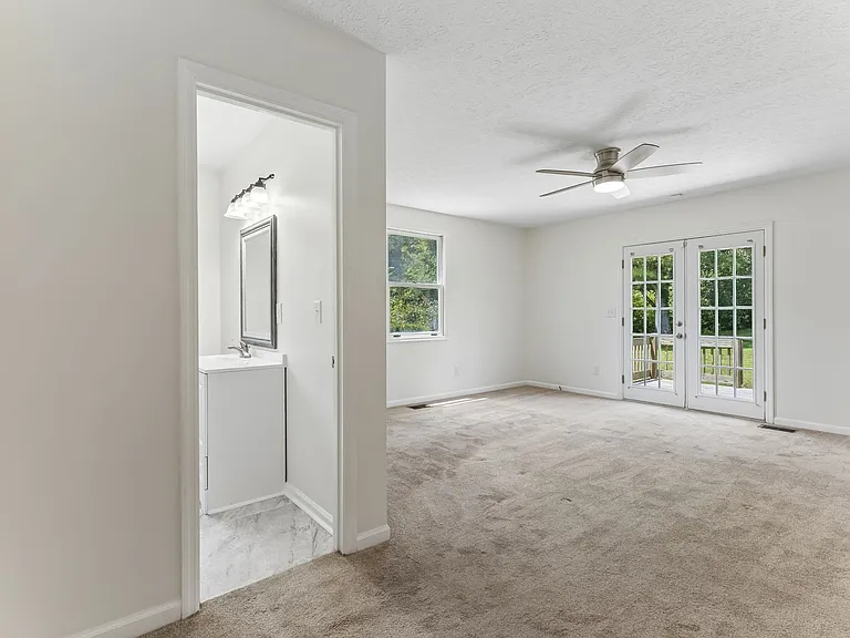 1001 Lakeside Dr — Photo 29