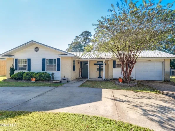 3113 Beachview Dr, Ocean Springs, MS 39564