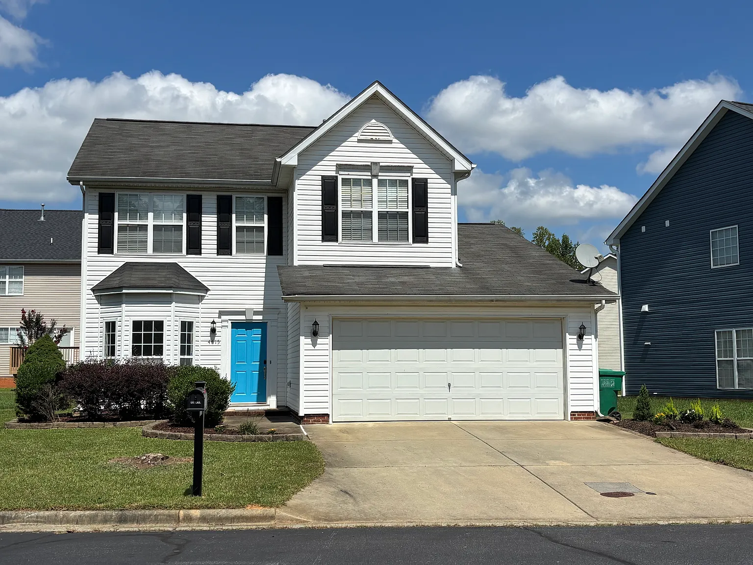 3 bed, 2.5 bath, 1806 sqft, $2,100 — Photo 1