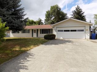 1684 Axtell Dr, Grants Pass, OR 97527