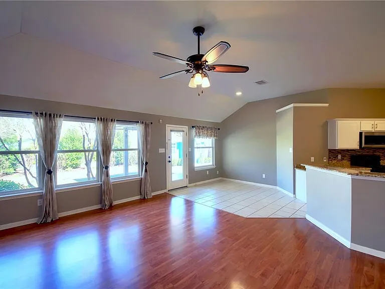129 Copperwood Loop — Photo 10