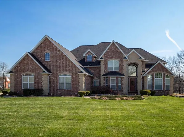 5756 Lake Briar Dr, Millstadt, IL 62260