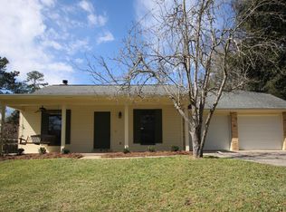 16 Raintree Dr, Hattiesburg, MS 39402